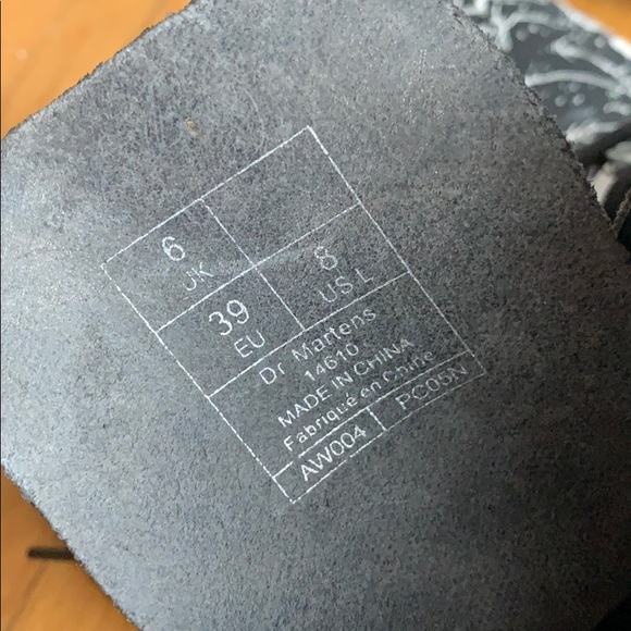 Air Wair Dr. Marten Boots - Picture 5 of 8